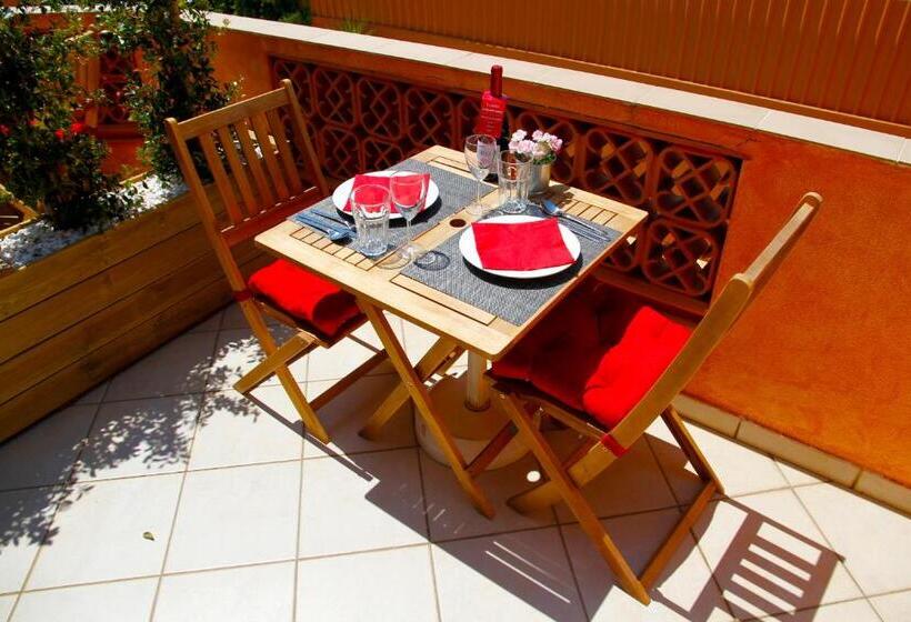 חדר דלוקס עם מרפסת, Casas Novas Guesthouse   Adults Only