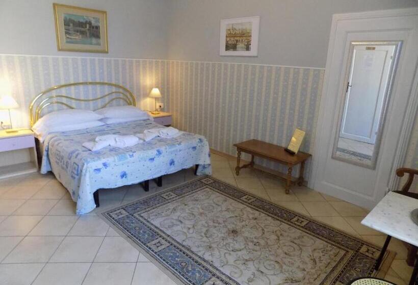 اتاق استاندارد با سرویس بهداشتی مشترک, Il Pitti  Soggiorno