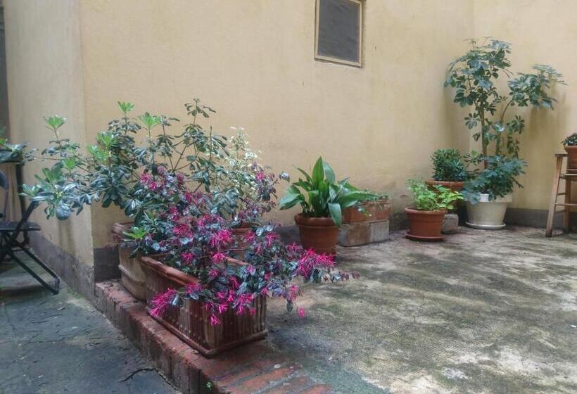 اتاق استاندارد سه نفره, Il Pitti  Soggiorno