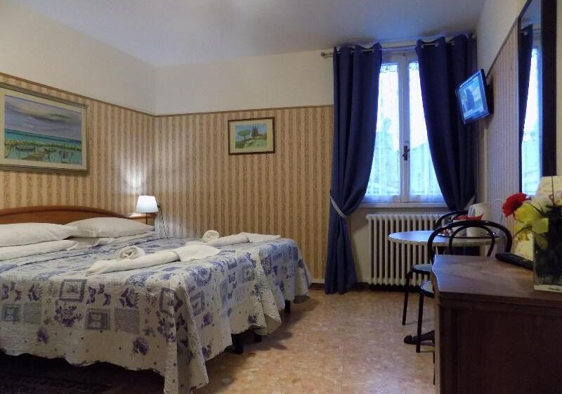 اتاق استاندارد با سرویس بهداشتی مشترک, Il Pitti  Soggiorno