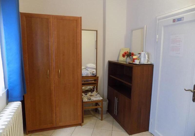 اتاق استاندارد یک تخته با سرویس بهداشتی مشترک, Il Pitti  Soggiorno