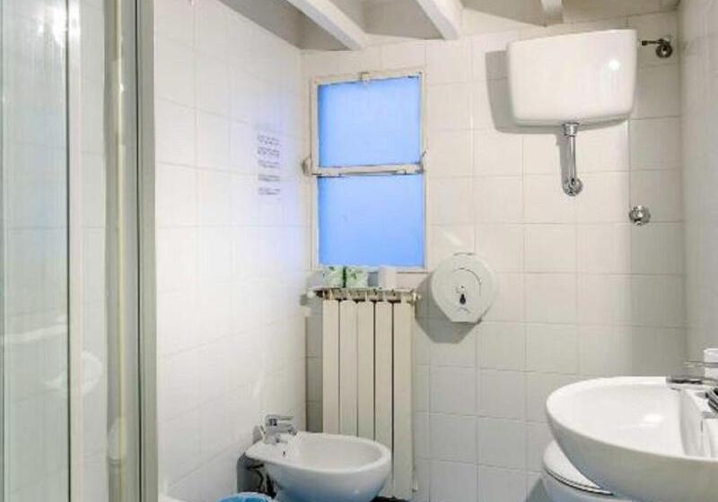 اتاق استاندارد یک تخته با سرویس بهداشتی مشترک, Il Pitti  Soggiorno