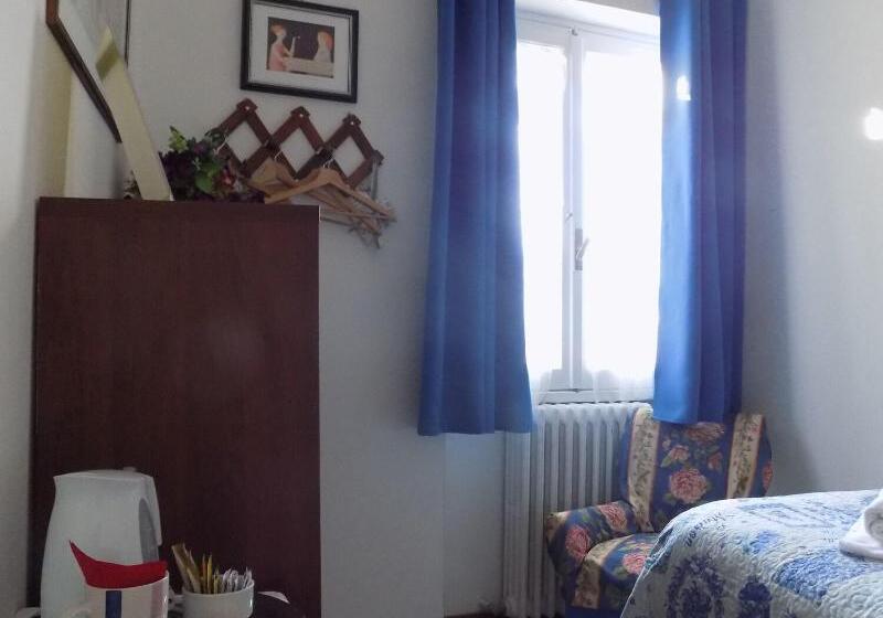 اتاق استاندارد یک تخته با سرویس بهداشتی مشترک, Il Pitti  Soggiorno