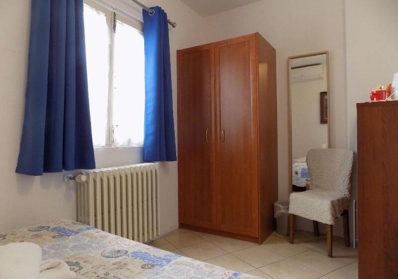 اتاق استاندارد یک تخته با سرویس بهداشتی مشترک, Il Pitti  Soggiorno