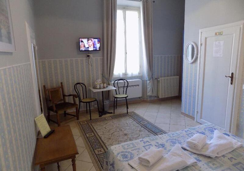 اتاق استاندارد با سرویس بهداشتی مشترک, Il Pitti  Soggiorno