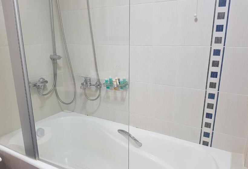 海の見えるエクゼクティブルーム, Magic