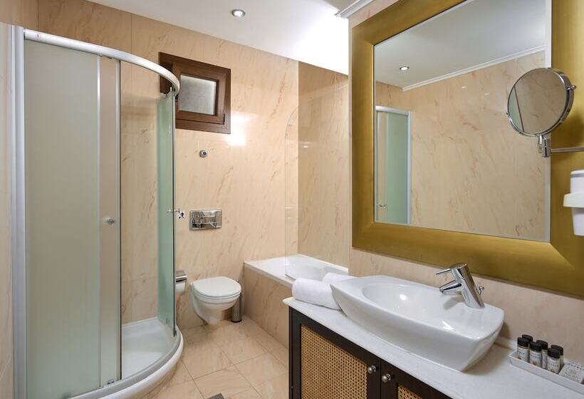 جناح جونيور, Mediterranean Princess  Adults Only