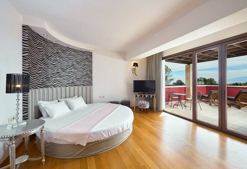 جناح جونيور, Mediterranean Princess  Adults Only