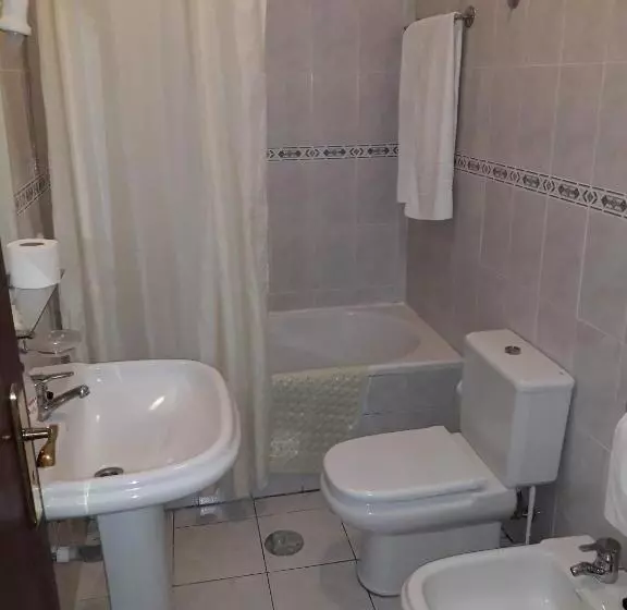 اتاق استاندارد سه نفره, Pensao Residencial Mirasol