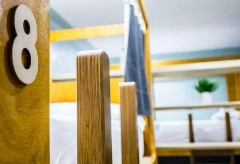 تختخواب در اتاق مشترک, La Banda Rooftop Hostel
