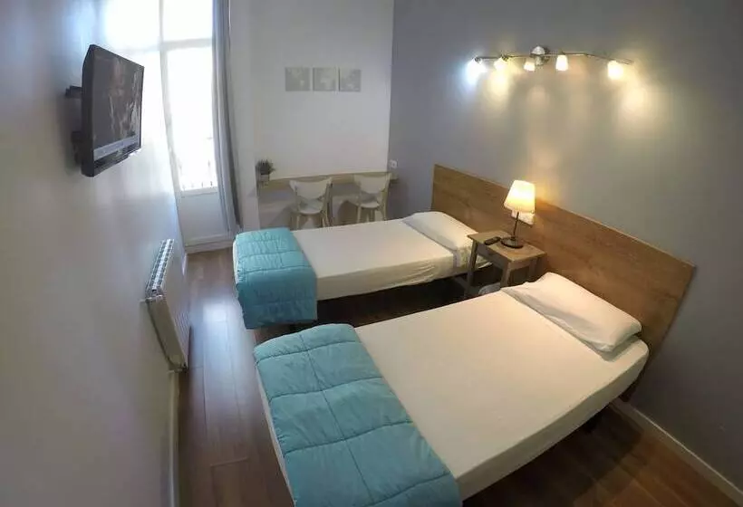 اتاق استاندارد با سرویس بهداشتی مشترک, Paraiso Hostel