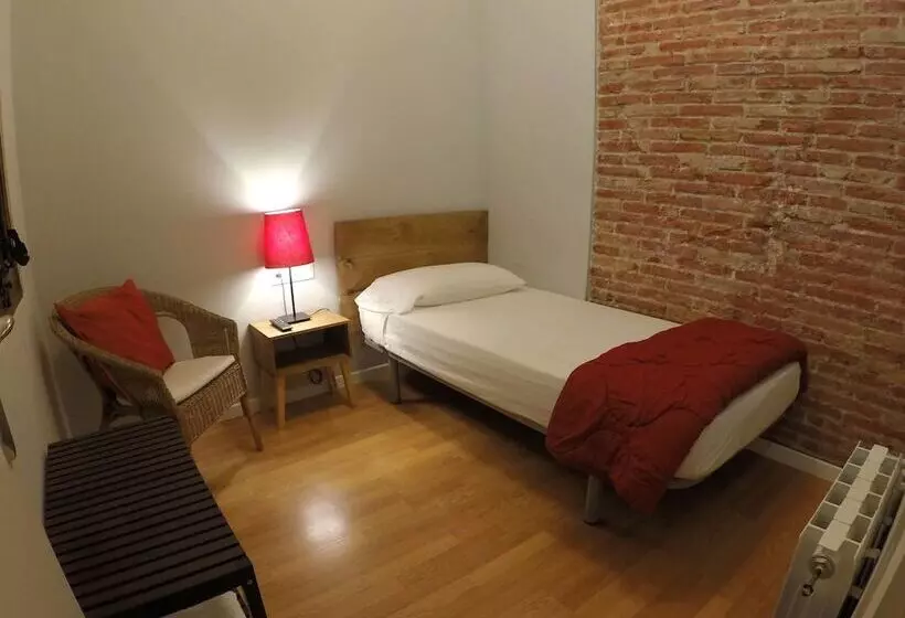اتاق استاندارد یک تخته با سرویس بهداشتی مشترک, Paraiso Hostel