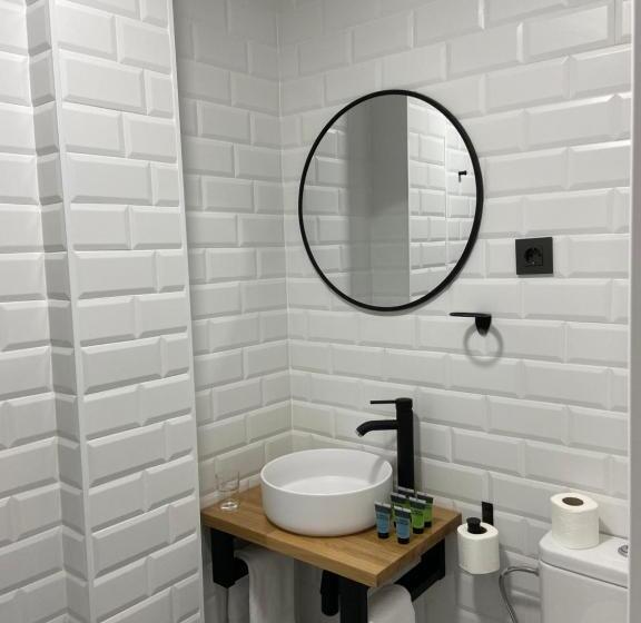 Семейный Номер, Casual Mardones