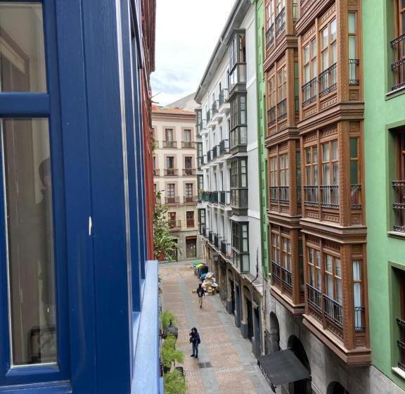 Семейный Номер, Casual Mardones