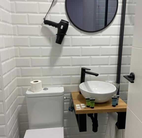 Номер Superior, Casual Mardones