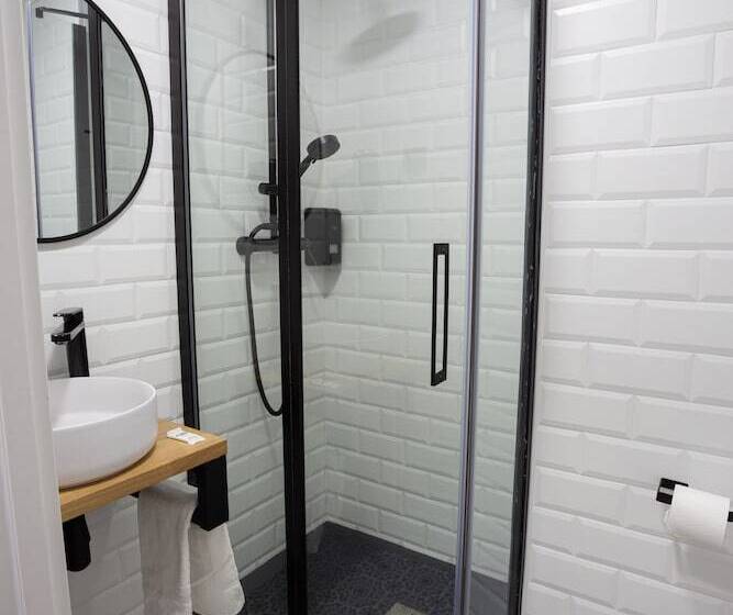 Семейный Номер, Casual Mardones