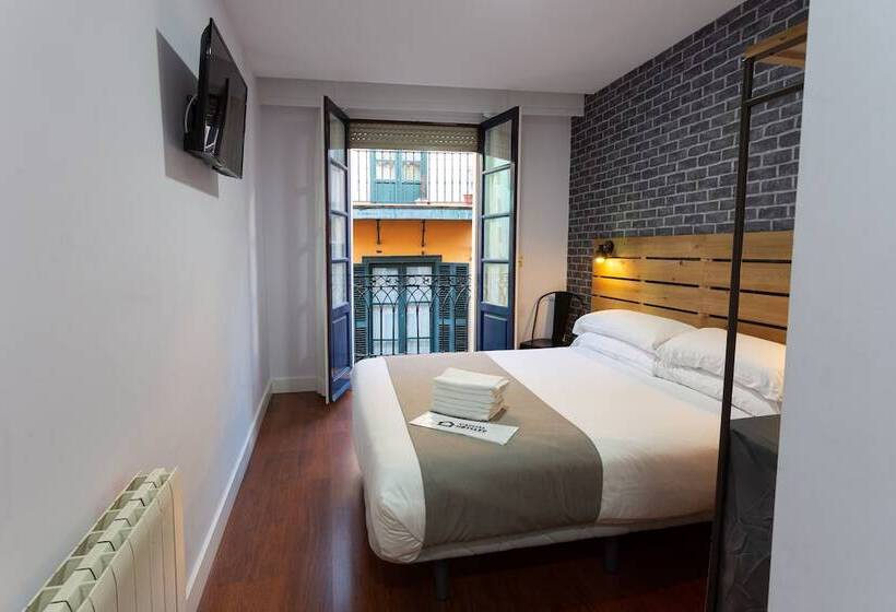 Семейный Номер, Casual Mardones