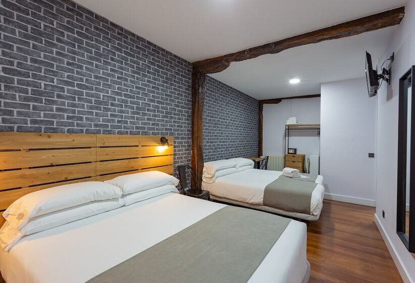 Семейный Номер, Casual Mardones