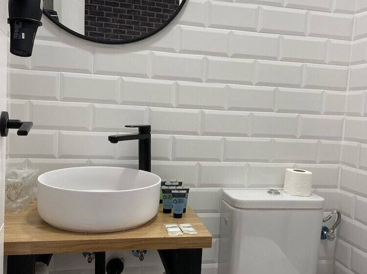 Номер Superior, Casual Mardones