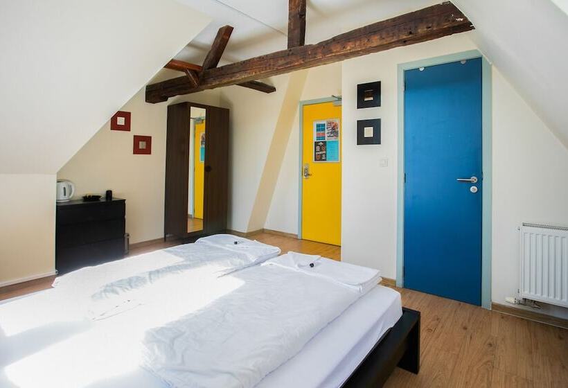 스탠다드 룸, St Christopher S Inn Hostel At The Bauhaus