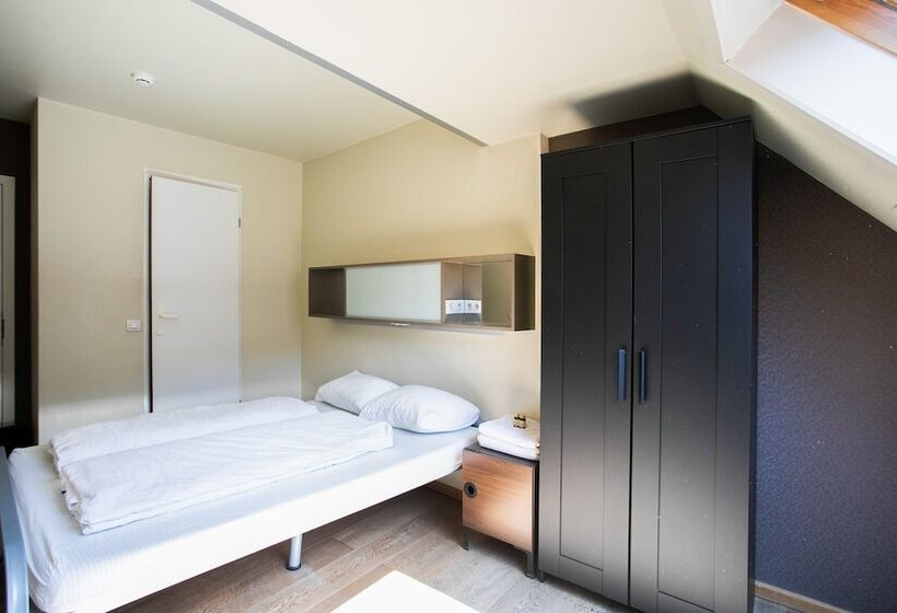 Номер Стандарт, St Christopher S Inn Hostel At The Bauhaus