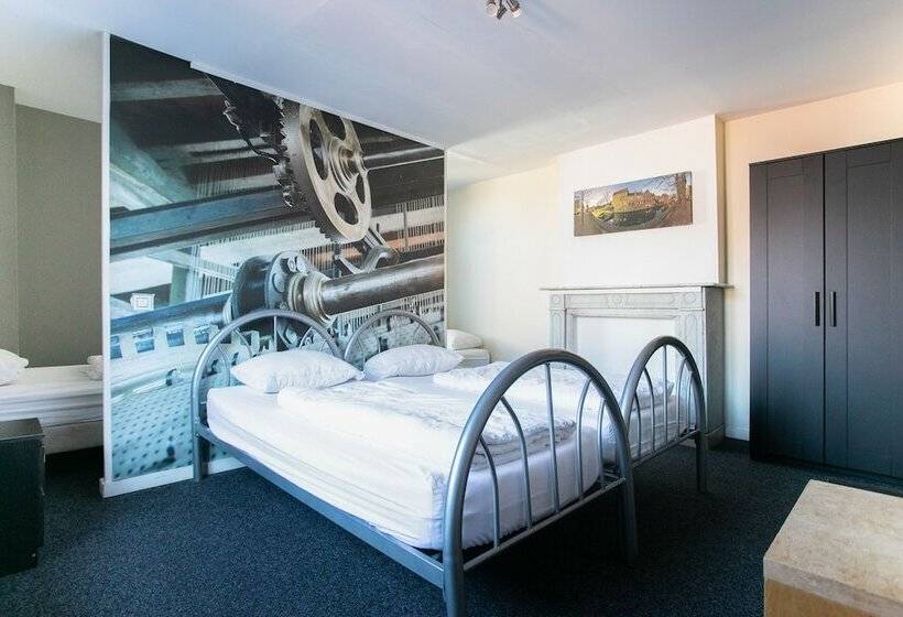 Четырехместный Номер Стандарт, St Christopher S Inn Hostel At The Bauhaus