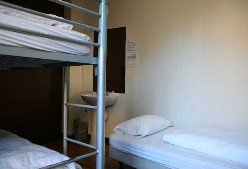 스탠다드 트리픔 룸 공동욕실, St Christopher S Inn Hostel At The Bauhaus