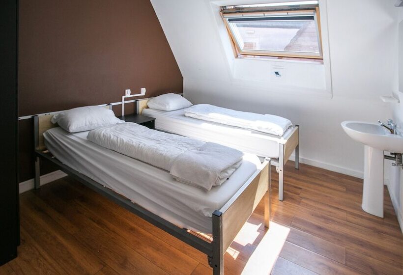 Номер Стандарт Совместная Ванная, St Christopher S Inn Hostel At The Bauhaus
