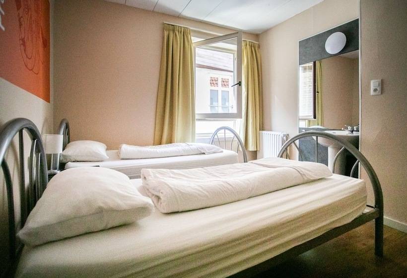 스탠다드 룸 공동 욕실, St Christopher S Inn Hostel At The Bauhaus