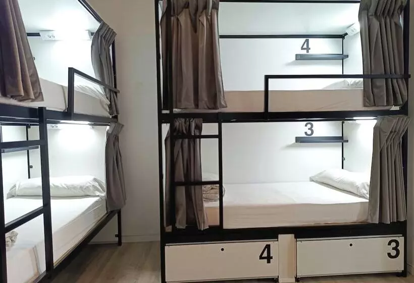تختخواب در اتاق مشترک, Way Hostel Madrid
