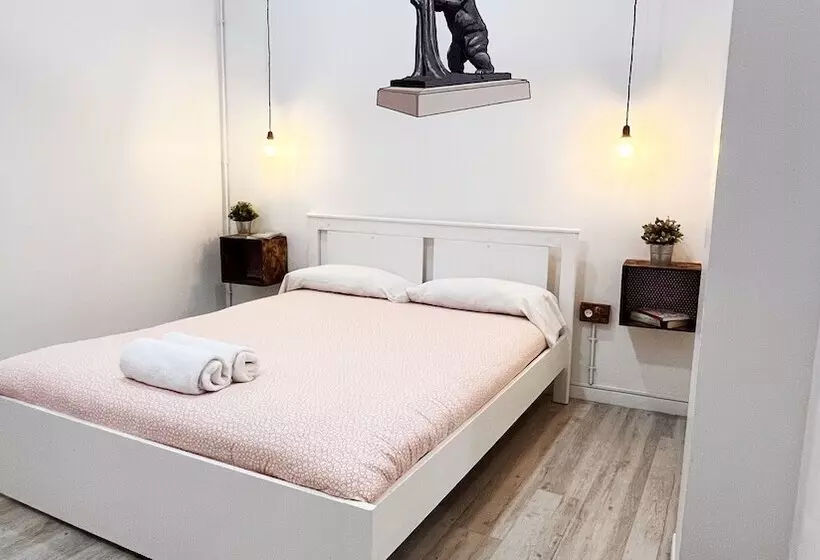 اتاق استاندارد سه نفره, Way Hostel Madrid
