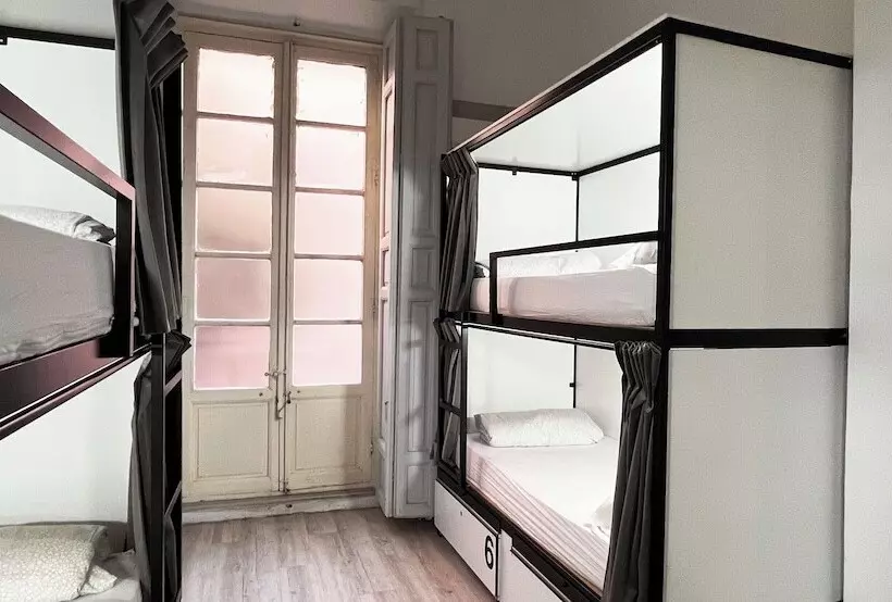 Bed in Shared Room with Shared Bathroom, Way Hostel Madrid
