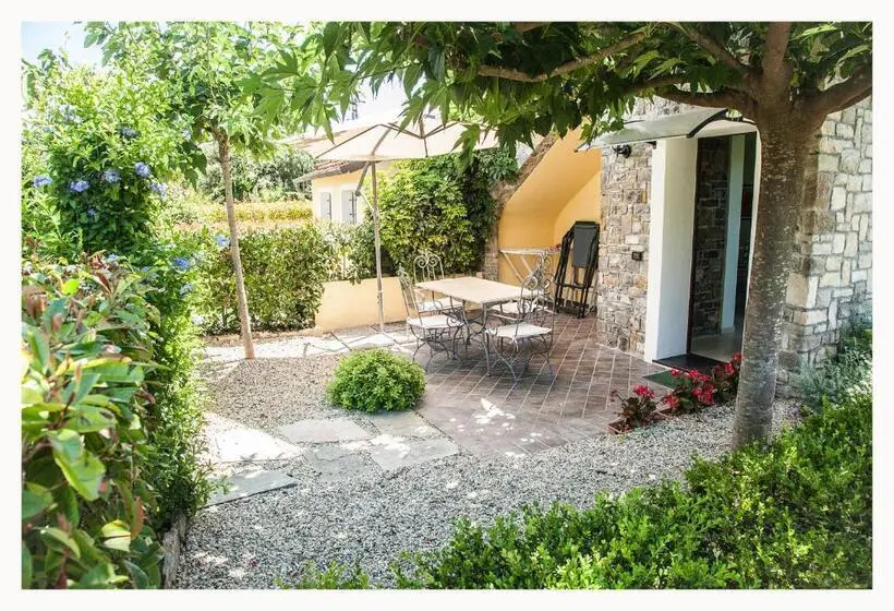 آپارتمان 1 خوابه همکف, Casa Vacanze Nel Giardino Di Renzo   Mareri Apartments