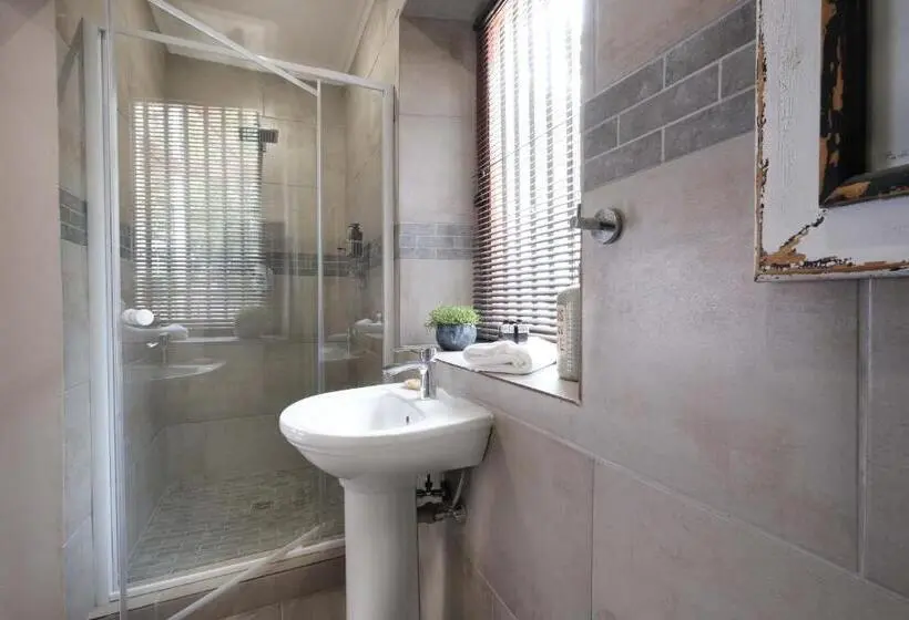 スタンダードルーム, Adderley House Guest Accommodation