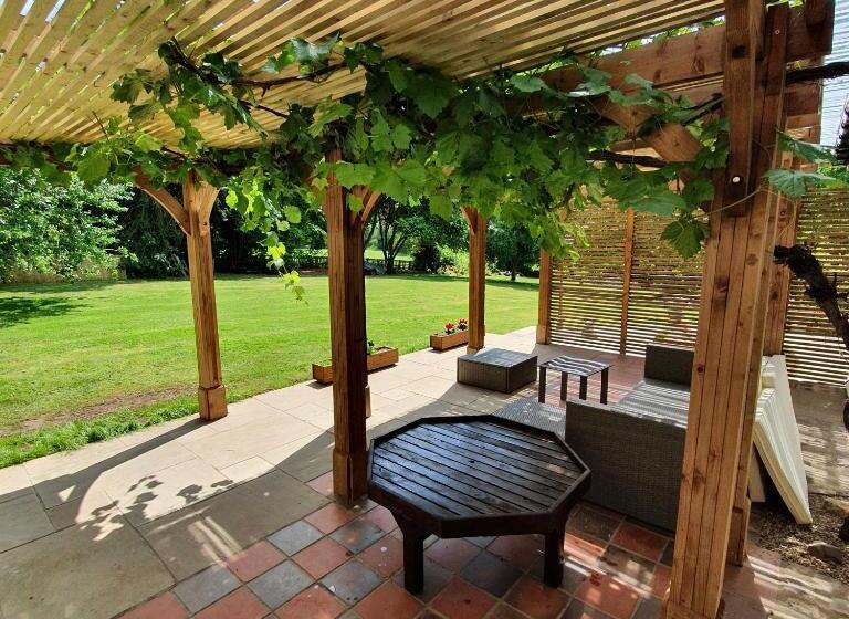 Standard-huone Puutarhanäkymä, Wood Rising