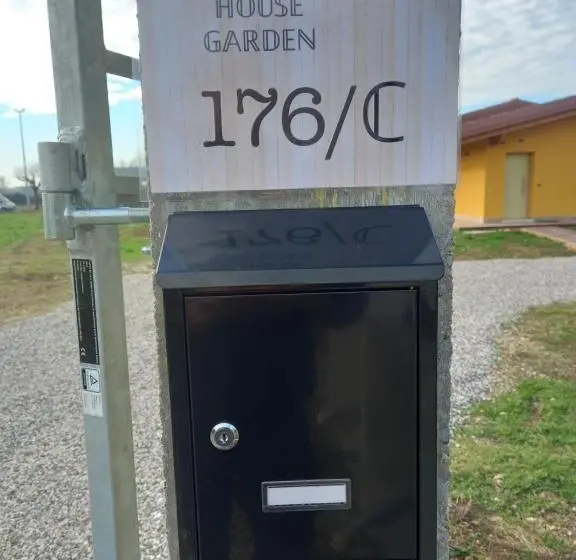 اتاق استاندارد با چشم‌انداز باغ, Mazzi House Garden