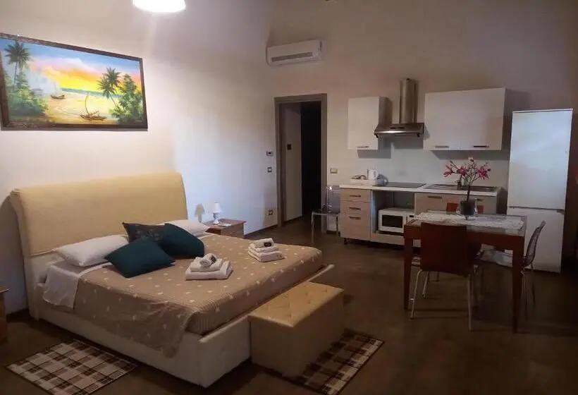 استودیو استاندارد با چشم‌انداز باغ, Mazzi House Garden
