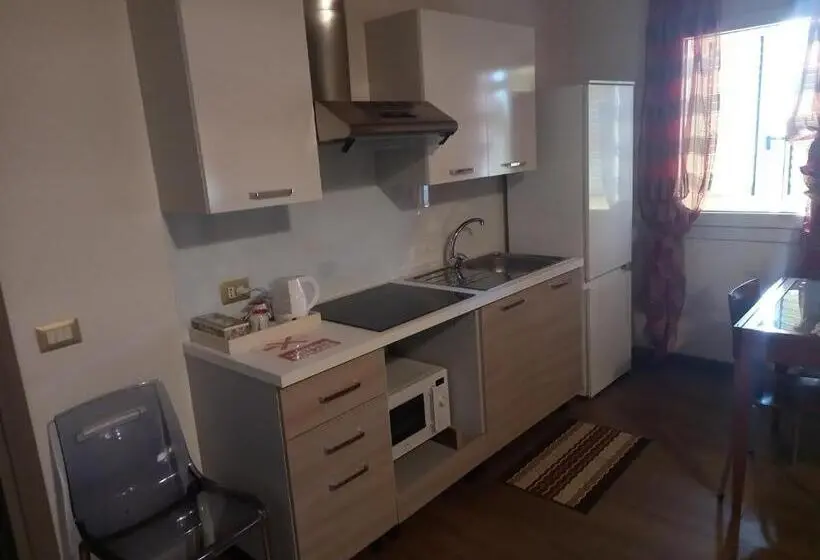 استودیو استاندارد با چشم‌انداز باغ, Mazzi House Garden