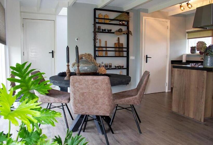 ガーデンビュースタンダードルーム, Bed En Breakfast The Wooden Wall