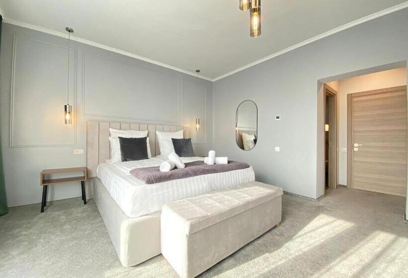 デラックスルーム, Coolkush Boutique