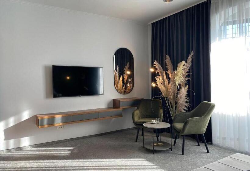 デラックスルーム, Coolkush Boutique