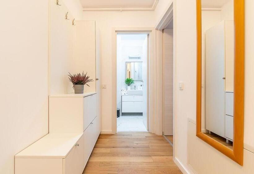 带1个卧室的带阳台的公寓, Northapartments