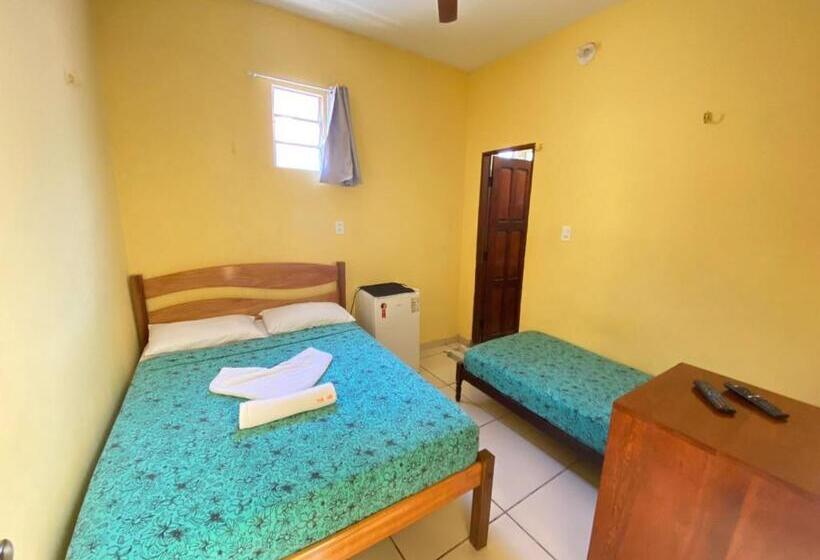 غرفة قياسية ثلاثية, Pousada Do Ary