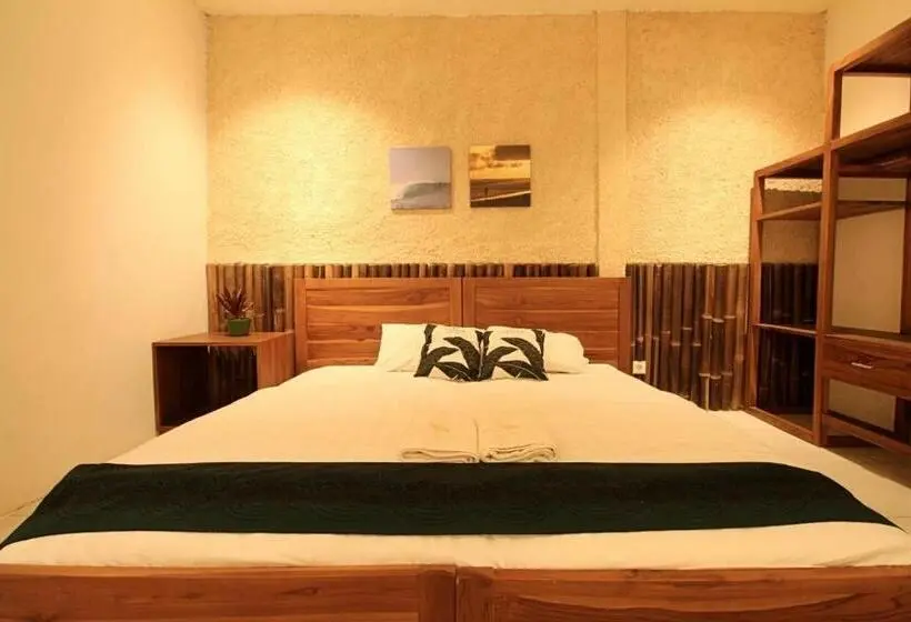 オーシャンビューデラックスルームバルコニー付き, Cabana Surf And Stay