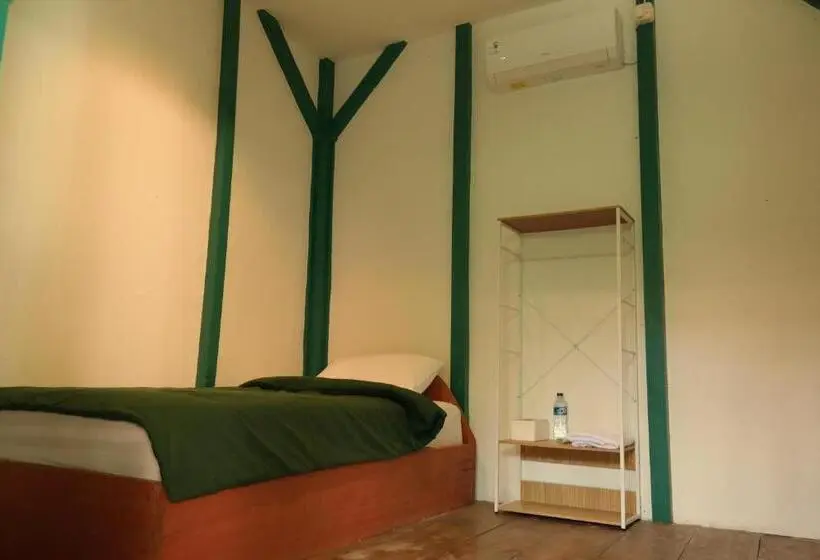 バスルーム共有のシングルスタンダード, Cabana Surf And Stay