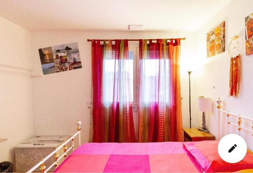 غرفة قياسية مطلّة علي الحديقة, 2 Chambres B&b Près De L Aéroport Et Du Meett