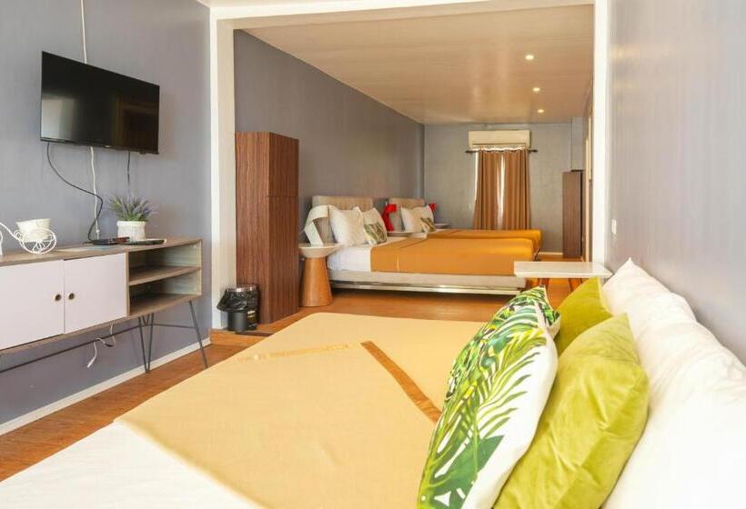 חדר דלוקס לשלושה, Destino Beach Resort And