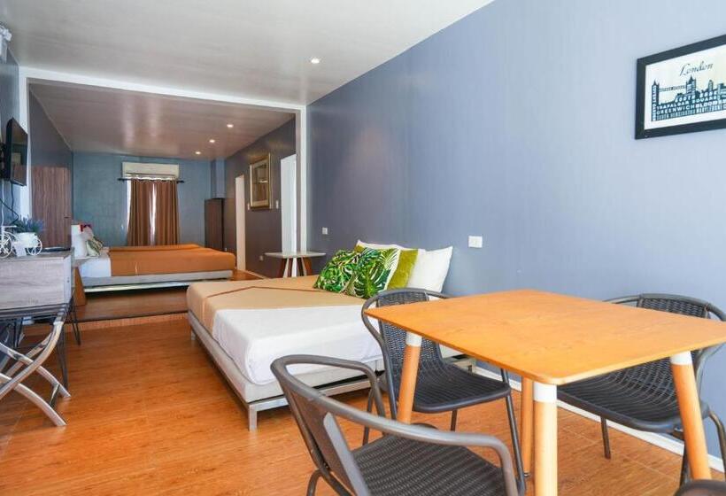 חדר דלוקס לשלושה, Destino Beach Resort And