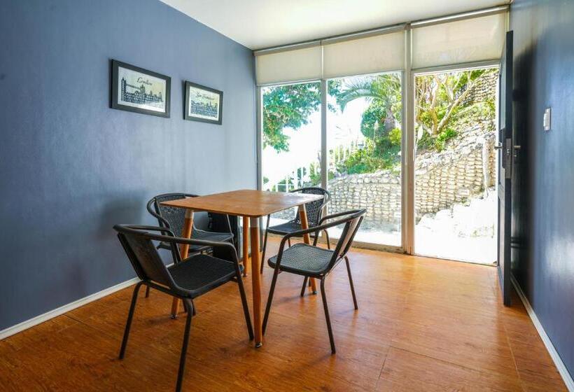 חדר דלוקס לשלושה, Destino Beach Resort And