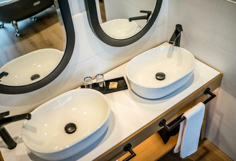 프레스티지 룸, Mercure Lugo Centro